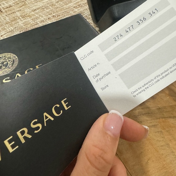 Versace unisex sunglasses 100 authentic like new - Picture 6 of 6